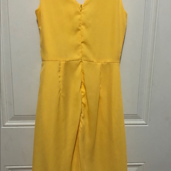 Beautiful yellow dress from Lulus - Picture 2 of 7